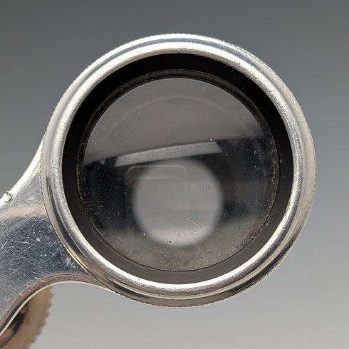 約 1900 年法國古董白色珍珠母裝飾有手柄的歌劇眼鏡、雙筒望遠鏡